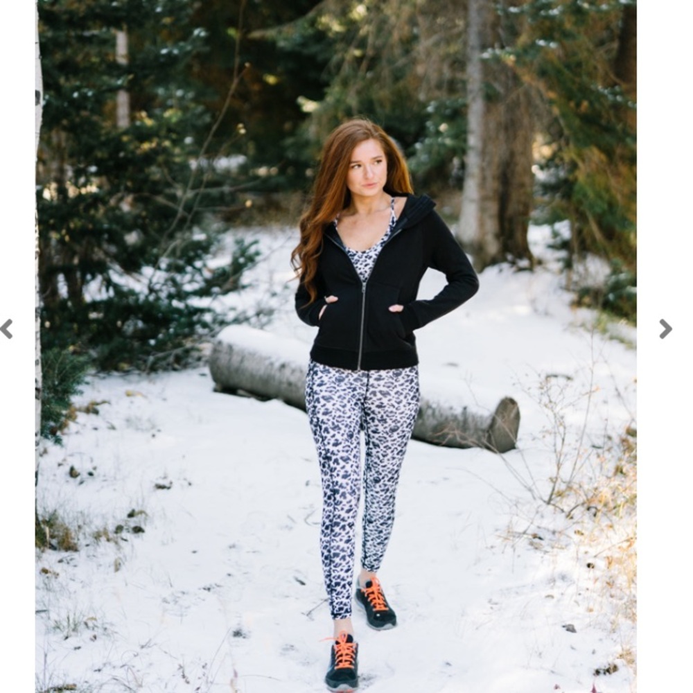 Zyia Snow leopard Pocket Brilliant High-rise